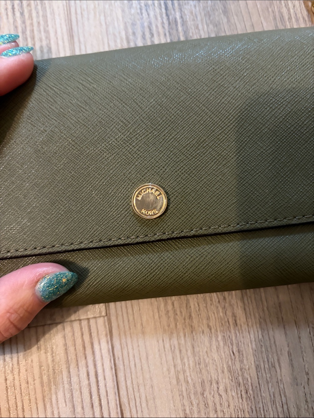 Michael Kors Olive Green Crossbody with Gold Chain Strap - Picture 2 of 3